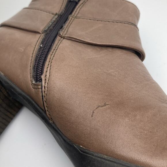 Eric Michael Women's Mocha Brown Zip Up Leather Ankle Boot Bootie Size 39 - Picture 12 of 14